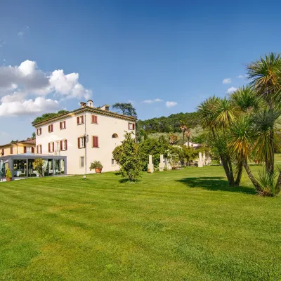 Albergo Villa Marta, the Originals Relais (Relais du Silence) Hotels near Piazza San Michele