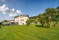 Albergo Villa Marta, the Originals Relais (Relais du Silence) Các khách sạn gần Parrocchia Di Gattaiola