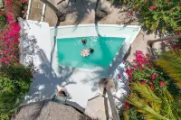Blue Moon Resort - Hot Tub