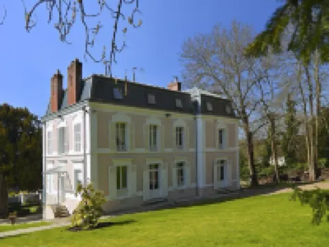 Maison Stella Cadente, Maison d'hôtes Artistique et Jardin à Provins Hotels in Provins