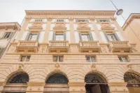 Palazzo Monga Boutique Guesthouse Hotel dekat Sant'Eufemia