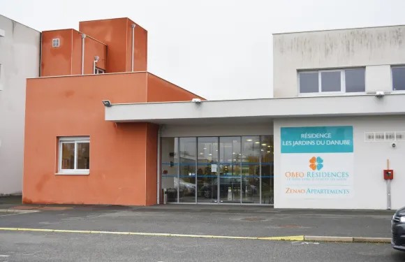 澤納歐酒店式公寓 - 伊澤爾