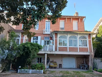 Vanille Bourbon Hotels in Montauban