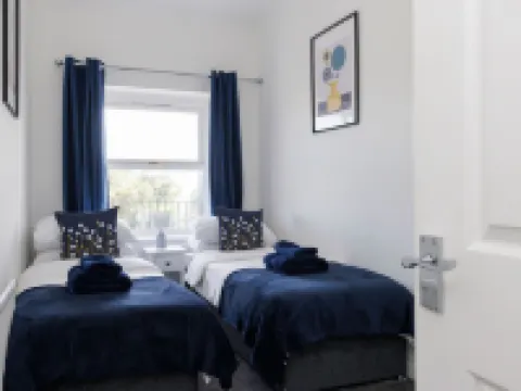 Two bed Apartment With Sea Views in Bognor Regis Hotels in Bognor Regis