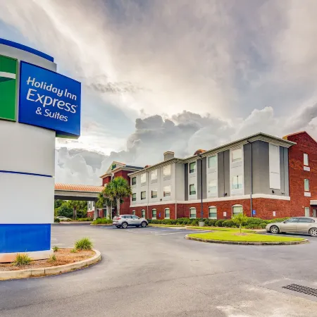 Holiday Inn Express & Suites FOLEY - N GULF SHORES by IHG