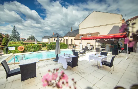 巴黎穆蘭中心美居酒店