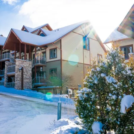 Condos Château-Bromont Отели в г. Бромон