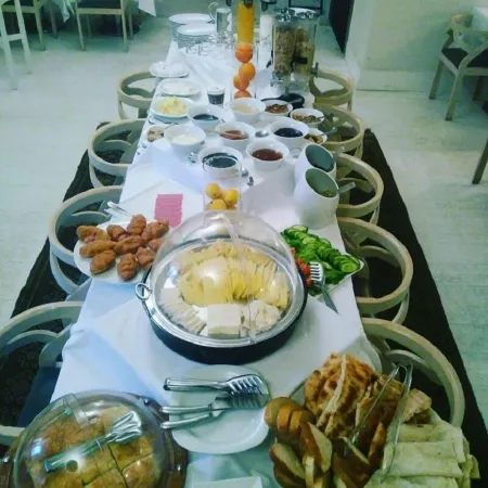 Kar's Hotel