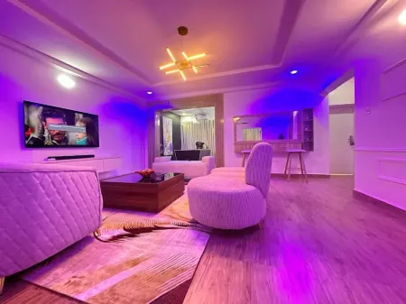 SWAY APARTMENTS Отели рядом с достопримечательностью «Терминал аэропорта Абуджа Ннамди Азикиве»