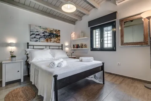 Barbati Luxury House by Cofuescapes