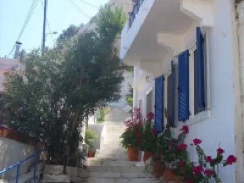 アルキスティス コージー バイ ザ ビーチ アパートメント イン イカリア アイランド, テルマ 1st フロア イカリア島のホテル