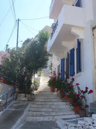 Alkistis Cozy by the Beach Apt. in Ikaria Island, Therma 1st Floor