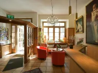 Hotel Eder Các khách sạn gần Cổng Karlstor
