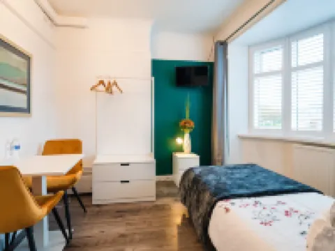 Orient B&B Hotels in Holyhead