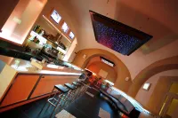 Seven Hostel & Rooms - bar