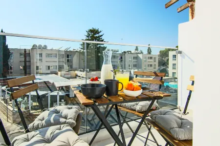 Phaedrus Living: Seaside Luxury Flat Lighthouse 65 Отели рядом с достопримечательностью «Царские гробницы»