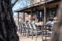 Cathedral by AvantStay Charming Secluded Estate w Sauna Pool Table Views of the Rolling Hills Hotels in Templeton