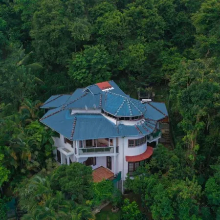Holistic Villas River