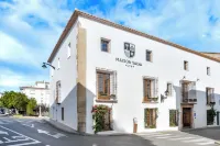 Maison Salva - Hotel Boutique Hôtels à proximité de : IES Bellaguarda