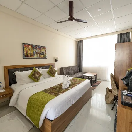 Ai 360 Degree Hotel Lansdowne Отели в г. Паури-Гархвал