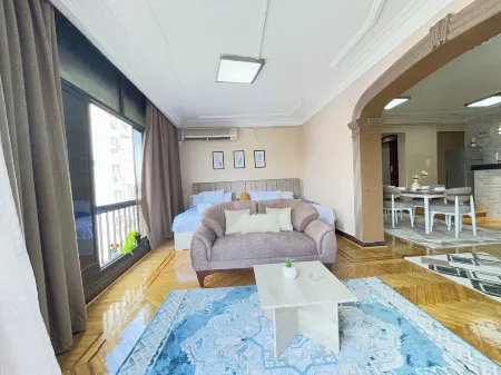 Joy Homes Mohandeseen - Families only Отели рядом с достопримечательностью «Каирский университет»