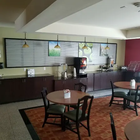La Quinta Inn & Suites by Wyndham Atlanta-Union City