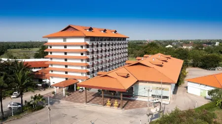 Pinehurst Golf Club and Hotel Отели рядом с достопримечательностью «Rajamangala University of Technology»