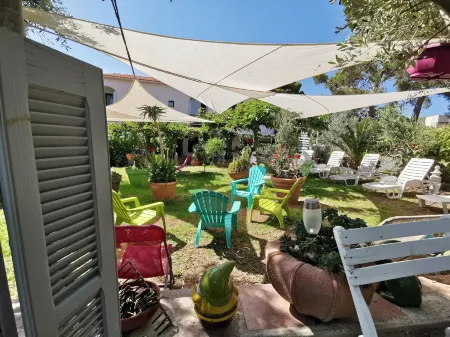 Hôtel Punta e Mare des Chambres ou des Appartements T2 Отели рядом с достопримечательностью «Каланки»