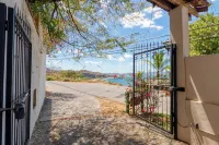 Oceanview Villa with Wrap-Around Terrace, Private Pool, Hot Tub, and Guesthouse - con vistas al mar