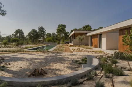 CL M Villa Retreat by Cadenzalux