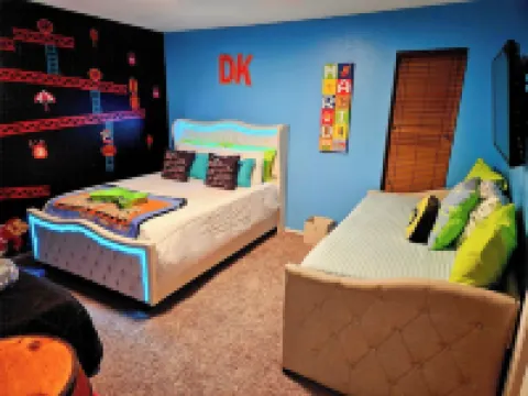 Arcade House Sleeps 16 • Mini Golf • Game Room • Pets OK • Family Fun • Amarillo