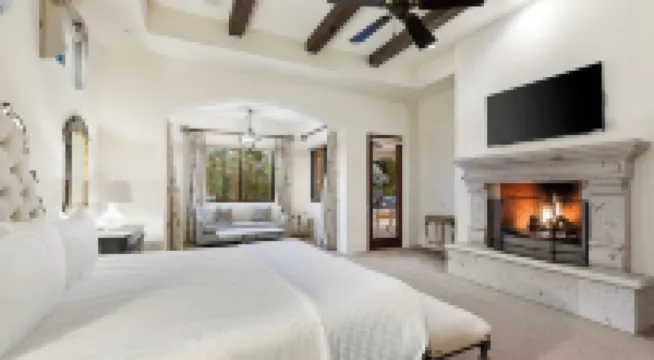 6,000 Sqft Luxurious Mansion w/Heated Pool, Spa, Pickleball & Mountain Views