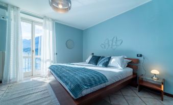 Lakefront Retreat by Wonderful Italy