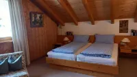 5-star apartment "Kreuzeck" in Grainau & garden/lawn. Hotels near Eibsee Lake
