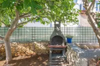 Apartments Andelic Hotels in Vir