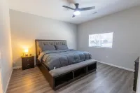 3Br Furnished Near McConnell AFB & Spirit Fast Wi‑Fi & Parking 위치타 호텔