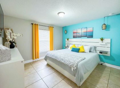 Enchanted 2 Bedroom Home near Downtown Winter Garden