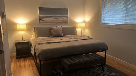 The Creek House Spacious 4-bedroom house in brilliant Vancouver with WiFi