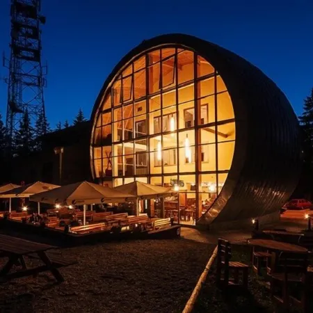 Hotel Obří Sud Javorník Отели рядом с достопримечательностью «Стадион «У Нисы»»
