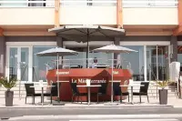 Logis Hôtel & Restaurant Mediterranee Отели в г. Лёкат