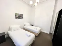 Victorian Terrace in The Heart of it All! Hotels in Collingwood