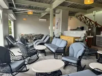 Sandbar Beachfront Hostel & Restaurant Hotels in San Pedro