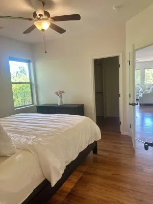 Peaceful Sedona retreat in Red rocks and pine trees