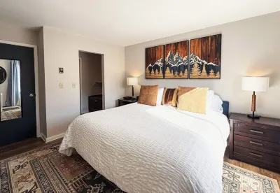 Stunning View, 3 minutes to Loon, NEW Renovation! Hotels in 