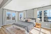 Kick back and enjoy the Chesapeake & this 3-bedroom, relaxing, stylish space. - 4-Star