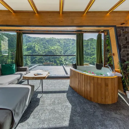 Pavri Suit Bungalov