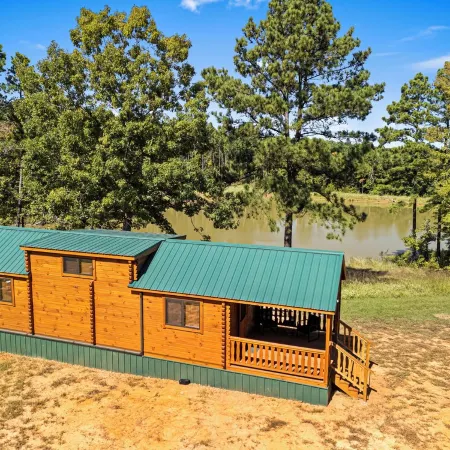 Barnwell Mountain Cabins #2: Cabin/Tiny Home w/ loft in Gilmer across from BMRA Отели в г. Апшур
