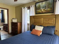 Summer Time! Hot Tub! Game Room, Large Wooded Lot, Hiking, Water Parks