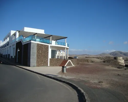 Best location on 2 floors (with penthouse) directly by the sea. Dream view from 3 terraces エル・コティージョのホテル