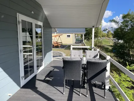 Familien Wood Lodge am Geiseltalsee Отели в г. Мюхельн